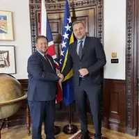Konakovic sa Stephenom Doughtyjem london