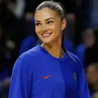 Milca Vidacic 1 Srbijanska odbojkašica je jedna od najljepših sportiskinja na svijetu