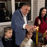 Milorad Dodik sa porodicom docekuje Bozic