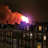 Nizozemska 01 Crkva u Amsterdamu u plamenu