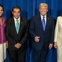 Paolo Zampolli i Donald Trump sa suprugama