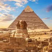 Piramide shutterstock 2088675358 f