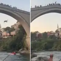 Turista skocio sa Starog mosta gradani ga napali