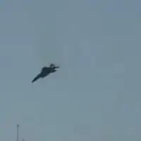 Iran 03 Kuvajt oboreni avion U jutarnjim satima objavljen je snimak pada borbenog aviona F 15