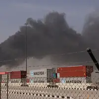 03 UAE emirati napad irana Dim iznad luke u Emiratima