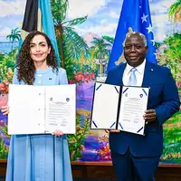 Vjosa Osmani i Philip E Davis Kosovo