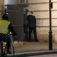 Wayne Rooney se suocava s kaznom zbog uriniranja u javnosti