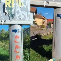 Zvornik Uklonjeni grafiti sa likom ratka Mladića u Zvorniku