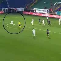 Varešanović je loptu uhvatio iz prve (Foto: Screenshot)