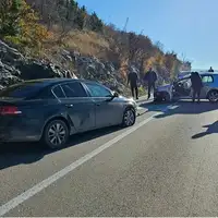 Sudarila se dva vozila na izlazu iz Mostara prema Nevesinju