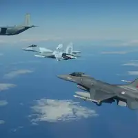 F16
