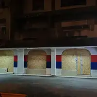 Novi sad vrata i prozore prostorija SNS