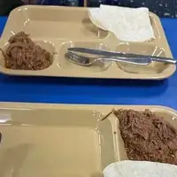 Obrok na nosacu aviona rasporedenom na Bliskom istoku