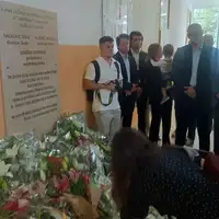 Sanski most spomen ploca