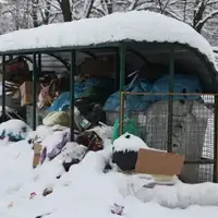 Smece neodvozeno iz kontejnera