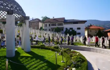 Memorijalni centar sarajevo kovaci mezarje foto oni