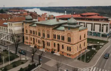 Brcko Vijecnica u Brckom