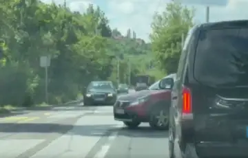 Trolejbuski haos kod sarajeva tetin projekat koji je zaglavio u koloni youtubepng