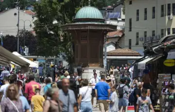 Turisti ljeto bascarsija juni 1 872x610