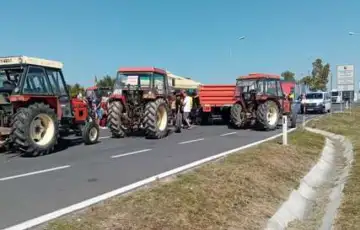 Traktori poljoprivrednici granicni prijelaz 1 427x285 1