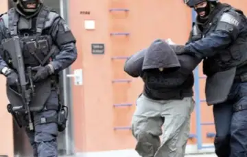 Policija austrija hapsenje 12 heute.at