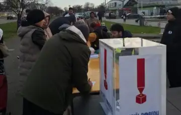 Srbija skupljaju se potpisi Pritisak da Vucic raspise izbore