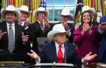 Donald Trump sesir 12