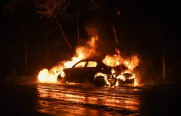 Auto pozar ilustracija 1767347874