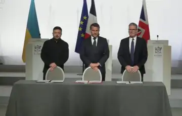 Volodimir Zelenski Sir Keir Starmer i francuski predsjednik Emmanuel Macron