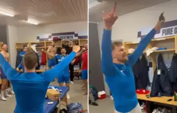 Igraci Hrvatske pevaju