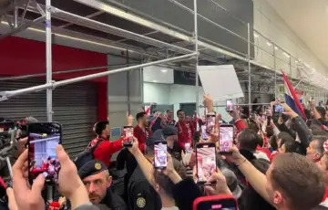 Rukometasi Hrvatske docekani na aerodromu uz Thompsonove pjesme