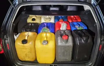 Kanisteri u gepeku 872x610