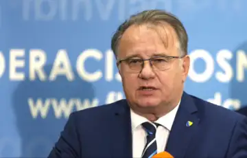 Nermin Niksic 02 fena