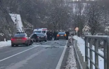 Crna Gora Automobil iz pratnje premijera sletjelo s puta nakon sudara