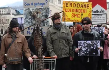 tramvajska nesreća Performans Erdoanovih kolega ispred Akademije likovnih umjetnosti