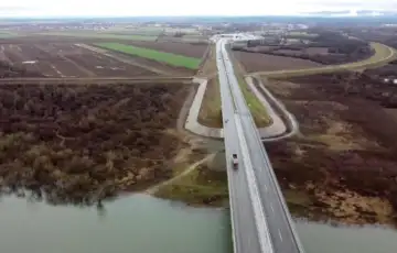 Veliko slovo U za dobrodoslicu u Hrvatsku i Evropsku uniju