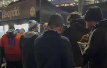 Na stadionu Schalkea se prodaju cevapi