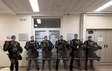 Specijalci i jake policijske snage osiguravaju Skupstinu KS