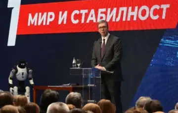 Aleksandar Vucic 03 roboti