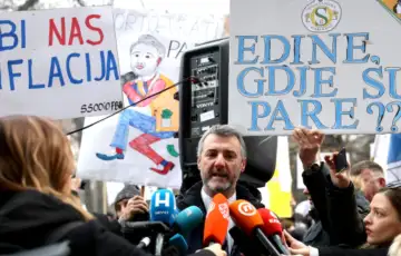 Protesti forto 872x588