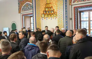 Becirovic klanjao bajram namaz u aladza dzamiji u foci becbaj 69bcf05ac2fdb