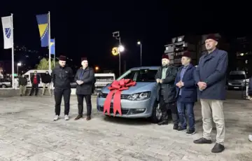 Dzematlije iz Konjica poklonile automobil svom efendiji