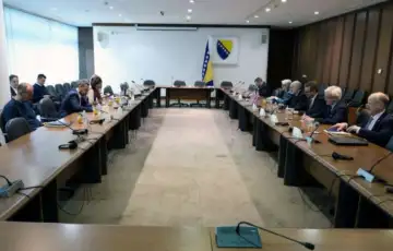 Cudic magazinovic delegacije britanije 872x610