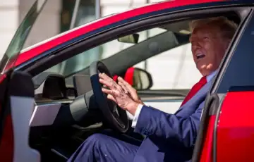 Donald Trump 04 auto