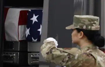 Sahrana americkog vojnika epa ubijeni americki vojnik u napadima Irana