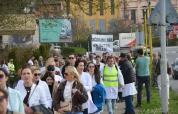 Protest ljekara u Tuzli/ Fena