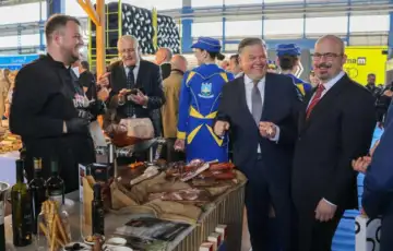 Ginkel mostar sajam/ fena