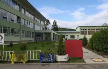 Sedma osnovna škola u Blažuju