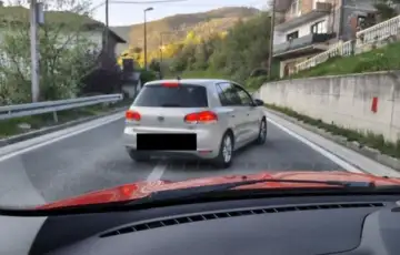 Prozor rama Huligani presreli i napali muskarca sa zenom i djeteto