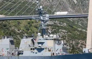 Americki ratni brod u Dubrovniku